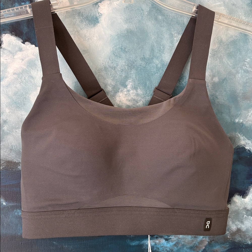 NWT On Cloud Performance Bra - Picture 2 of 6